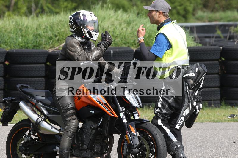 /Archiv-2025/10 23.04.2025 Cornu Master School ADR/gruen-vert/43